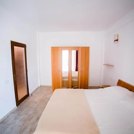 Apartament/studio Nicoleta Apartment